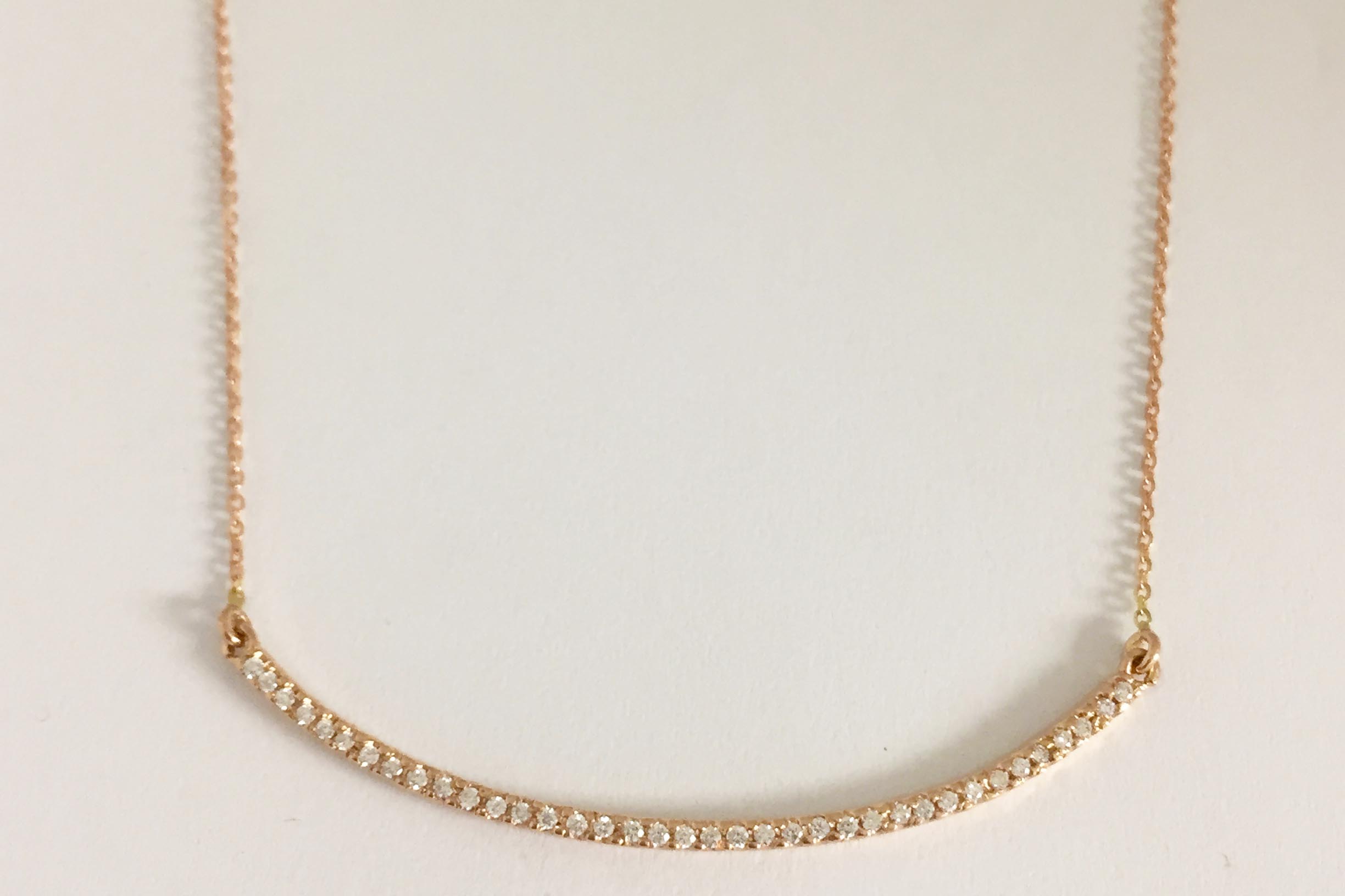 Smile necklace in rose gold and diamonds