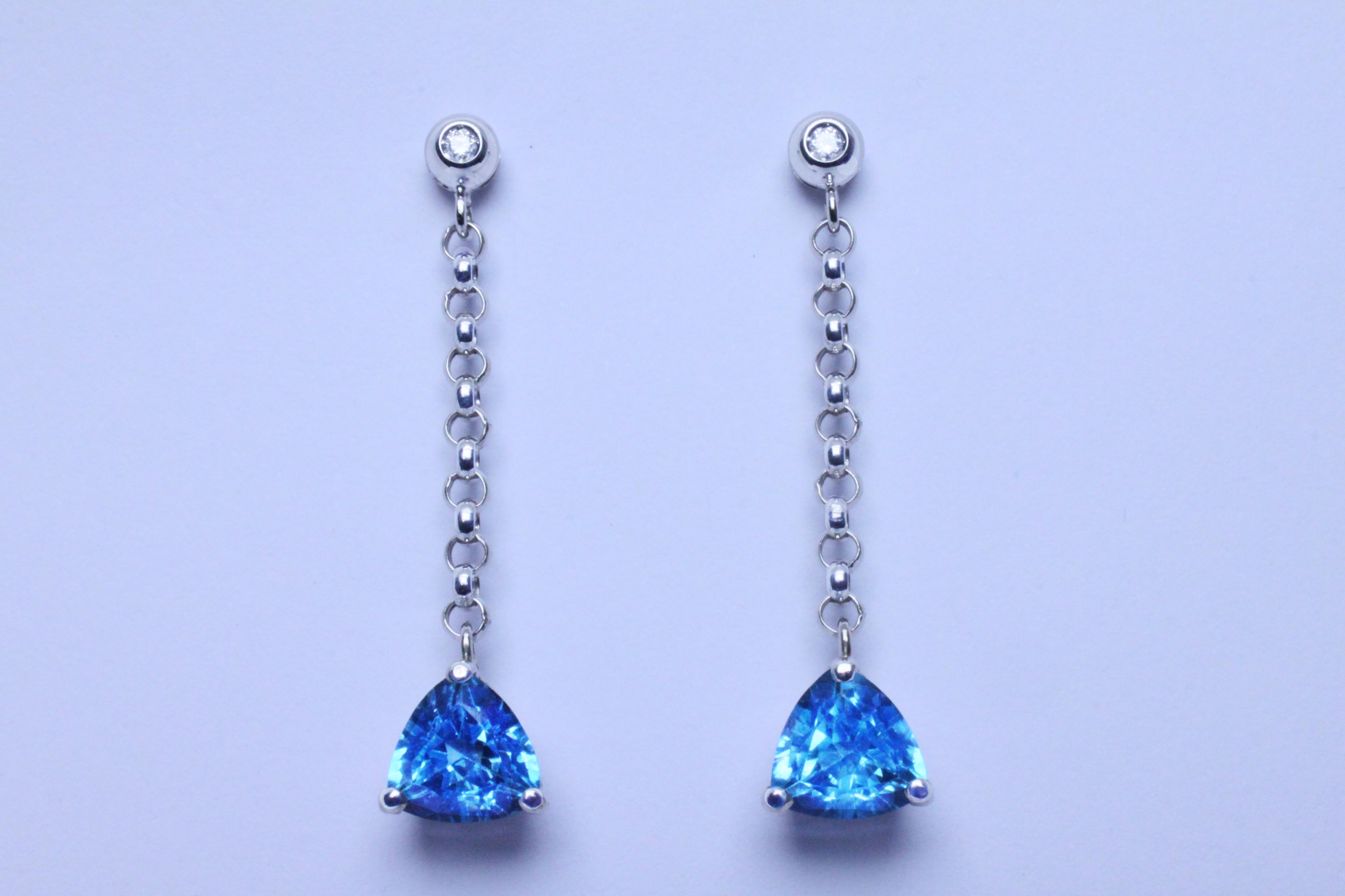 White gold Pendant earrings with diamond and blue topaz