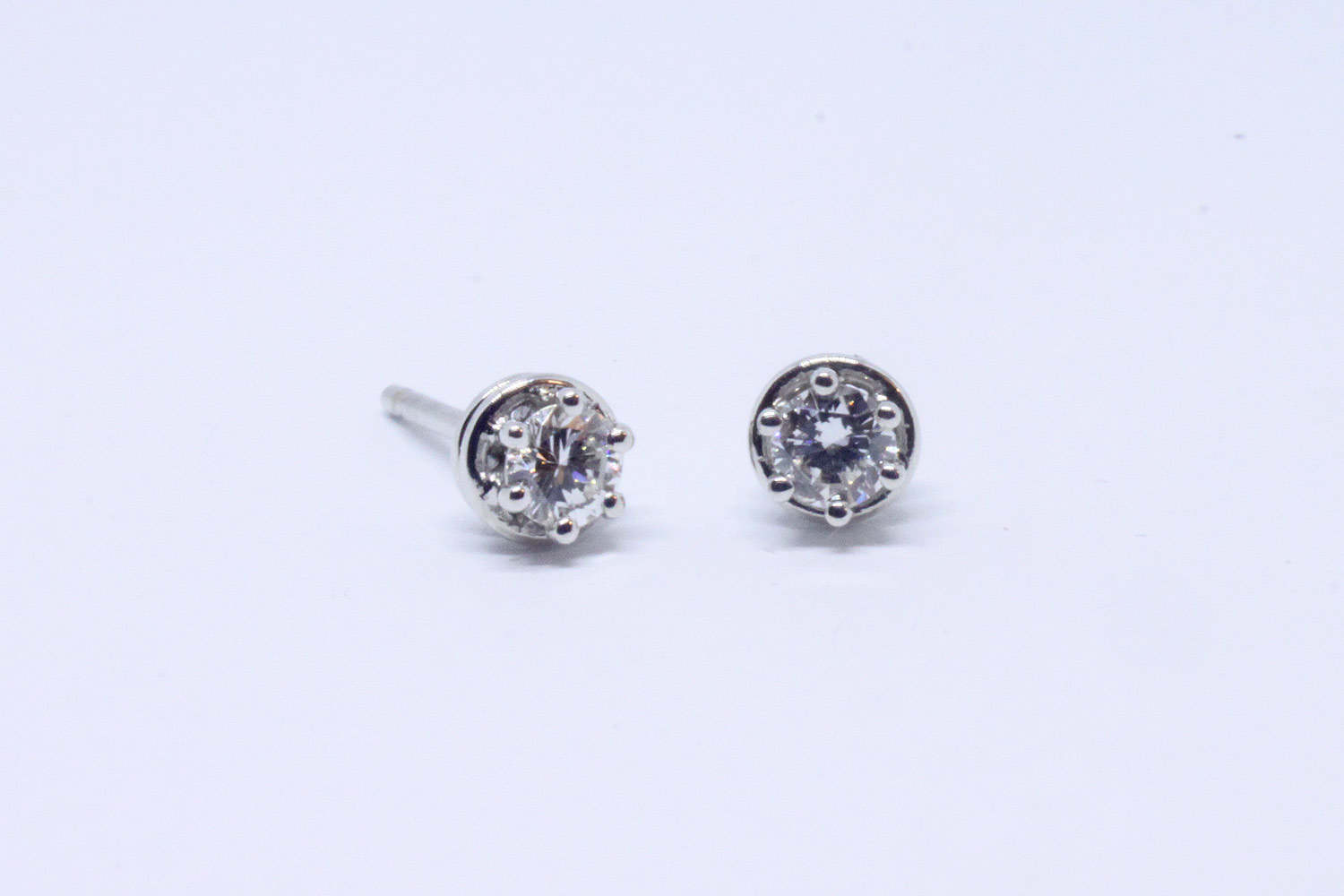 White gold earrings with diamonds brilliant cut